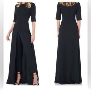 Kay Unger Davina Romper walk thru jumpsuit dress
BLACK SIZE 2.   2100